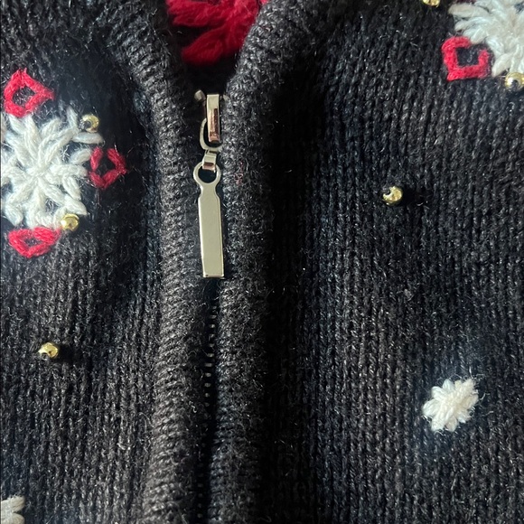 Nordic people in Santa suits holiday Christmas SWEATER VEST size M - Picture 3 of 4